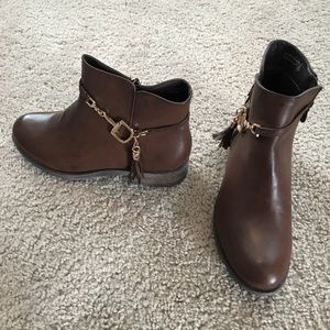 Brown horse bit booties